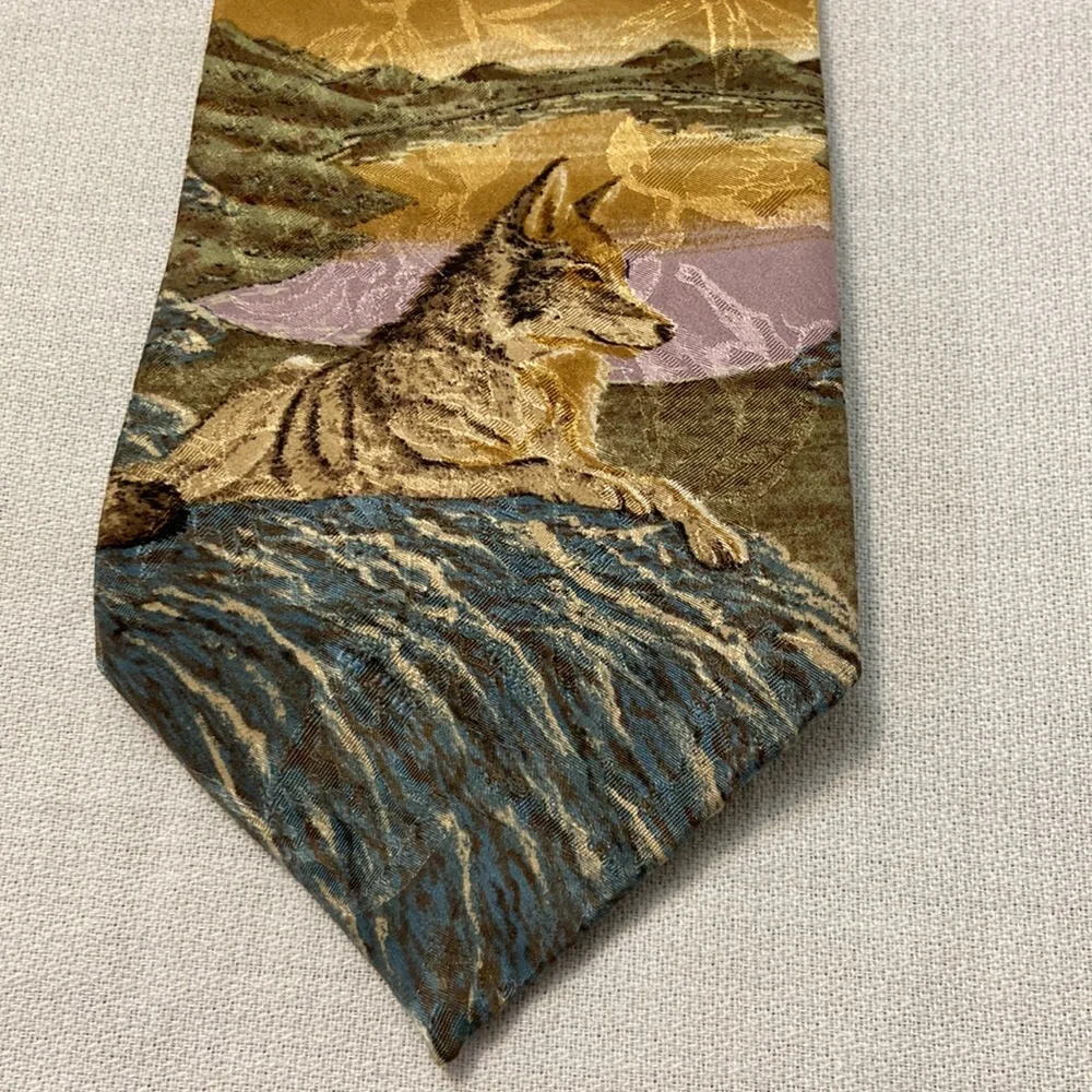 Endangered Species 100% Silk Mens Tie -Excellent Used Condition! Quick Shipping!